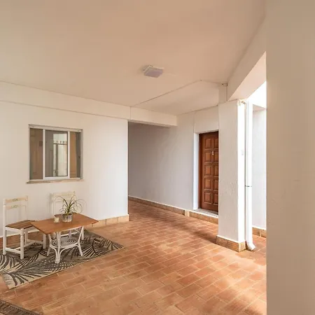 Apartment Sardinha-1 Min Walk To