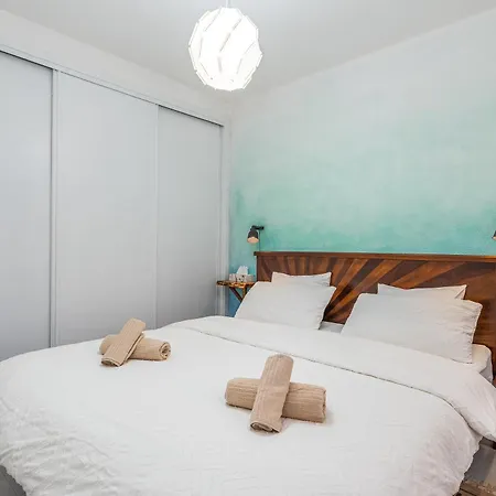 Apartment Sardinha-1 Min Walk To *