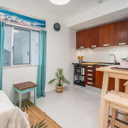 Apartment Sardinha-1 Min Walk To *
