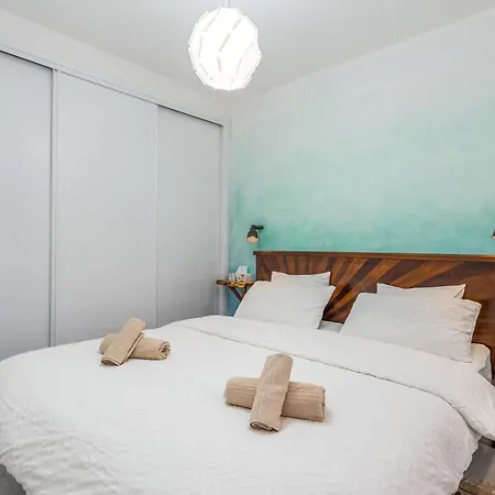 Sardinha-1 Min Walk To