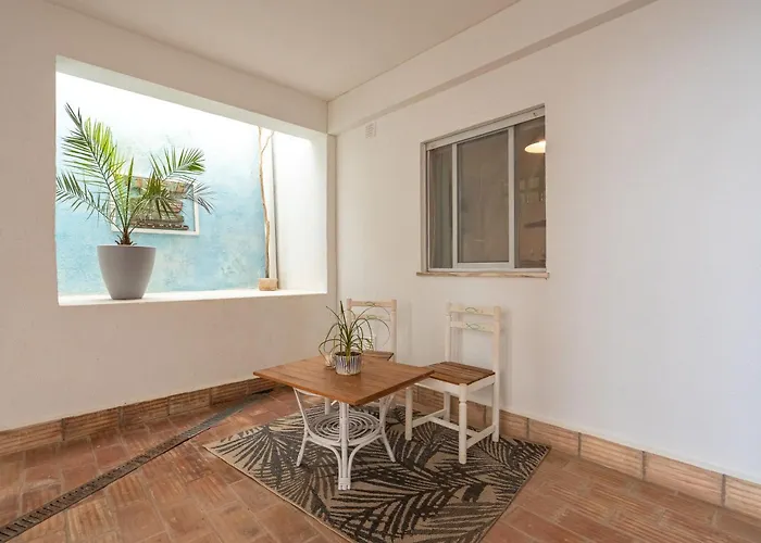 Sardinha-1 Min Walk To *