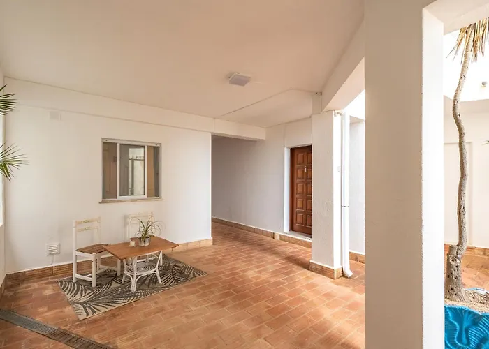 Daire Sardinha-1 Min Walk To