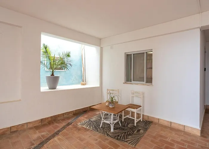 Sardinha-1 Min Walk To